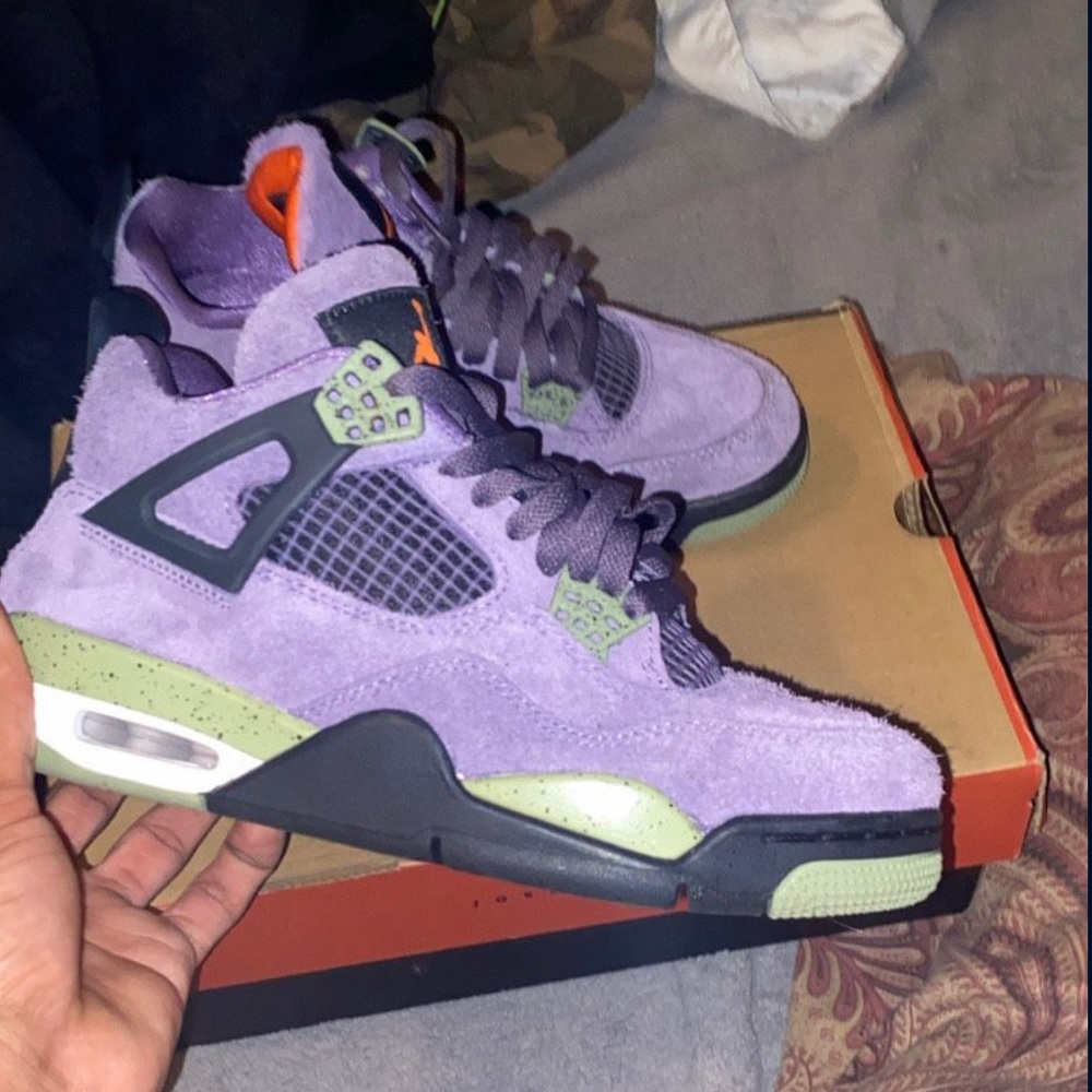 Jordan 4s, good condition, men’s shoes, size 8.5, color purple, Jordan sneakers - Picture 2 of 3